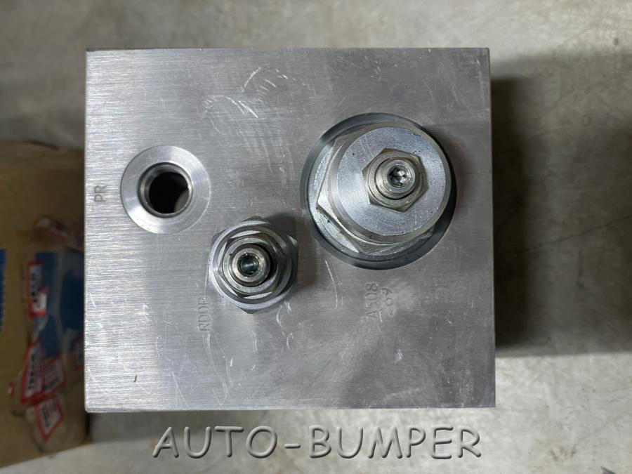 Гидравлический клапан (гидрораспределитель) HB27725